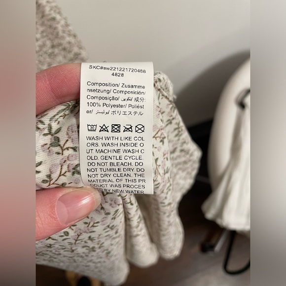 Cut-Out Floral Maxi Dress - Picture 4 of 5